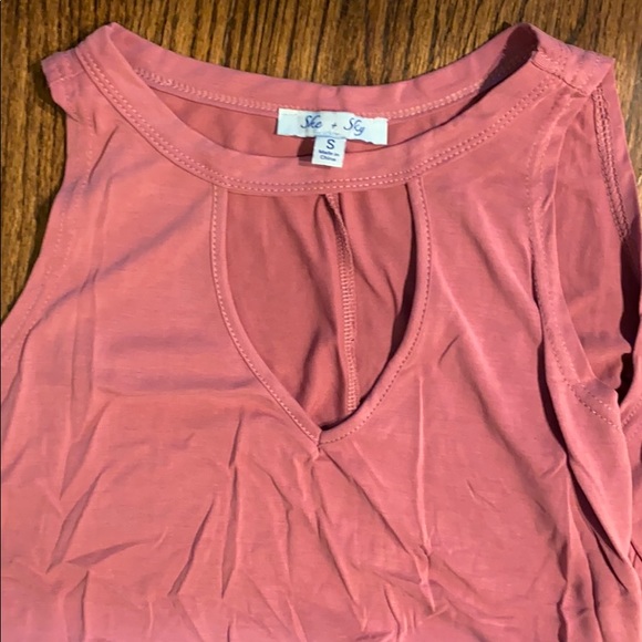 She + Sky Mauve Knotted Tank & Keyhole Neck small - Picture 2 of 4